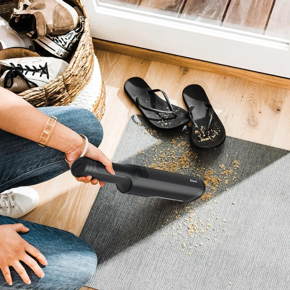 Shark Wandvac Power Pet Cordless Handheld Vacuum (Certified Renewed)